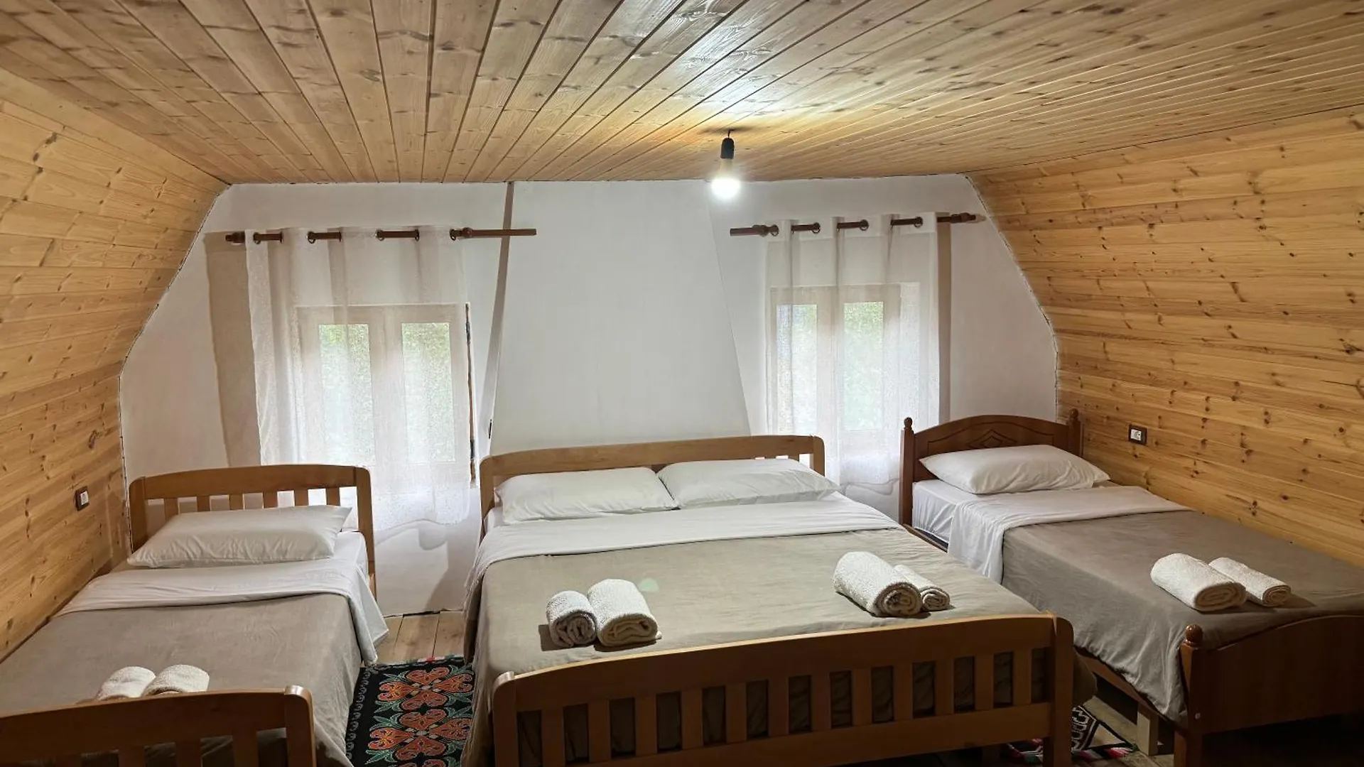 Hotel Bujtina Shkambi Theth Gasthof
