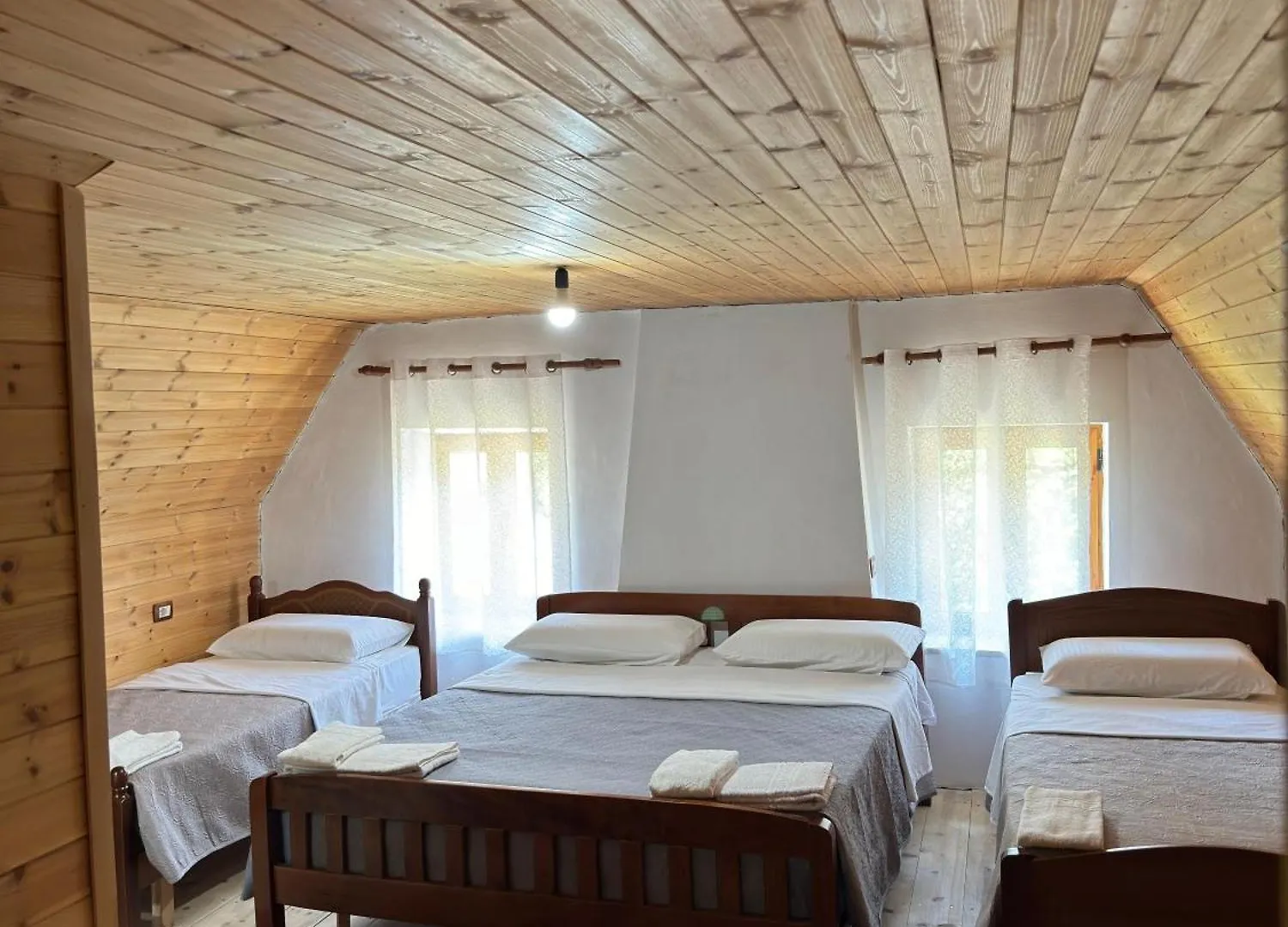 Hotel Bujtina Shkambi Theth Gasthof