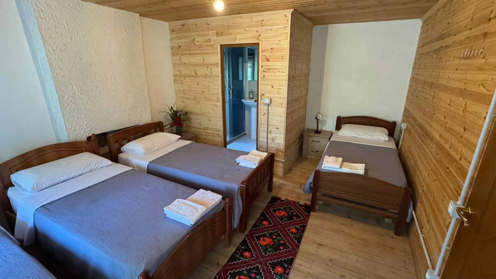 Hotel Bujtina Shkambi Theth Albanien